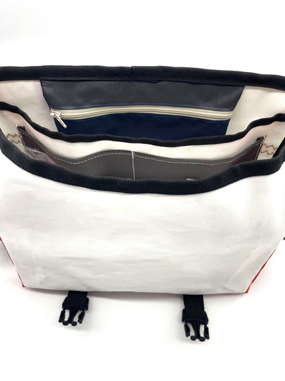 Messenger Bag L aus recyceltem Segeltuch
