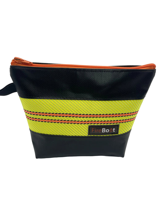 Kulturtasche aus Feuerwehrschlauch in Neon mit orangen Streifen, Vorne