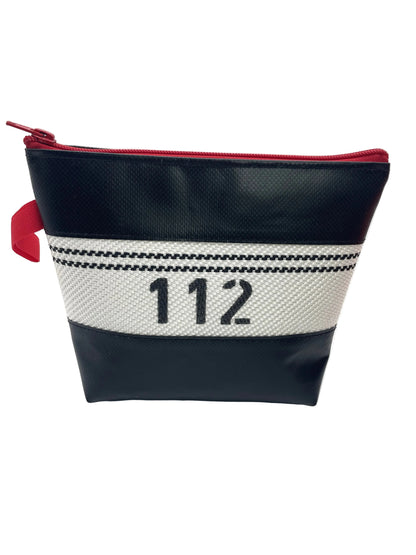 Kulturtasche aus Feuerwehrschlauch in schwarz von vorne.