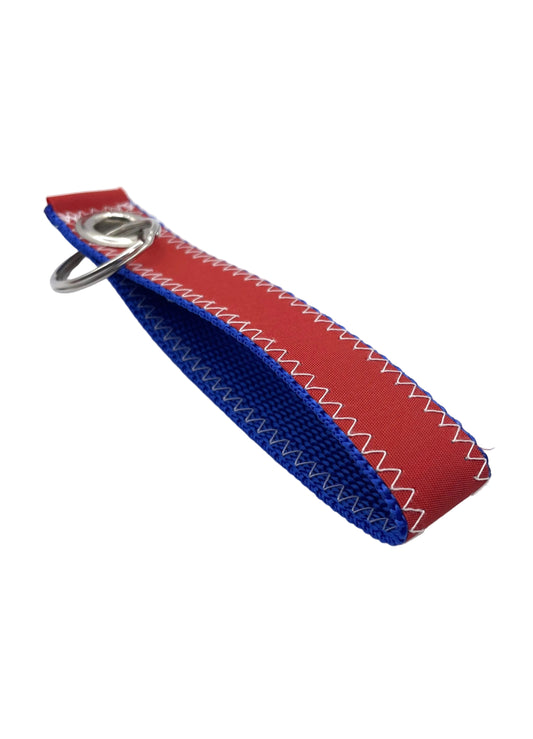 Schlüsselanhänger aus Segeltuch in Rot.