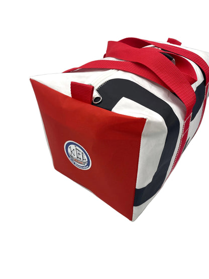 Sporttasche S aus recyceltem Segeltuch