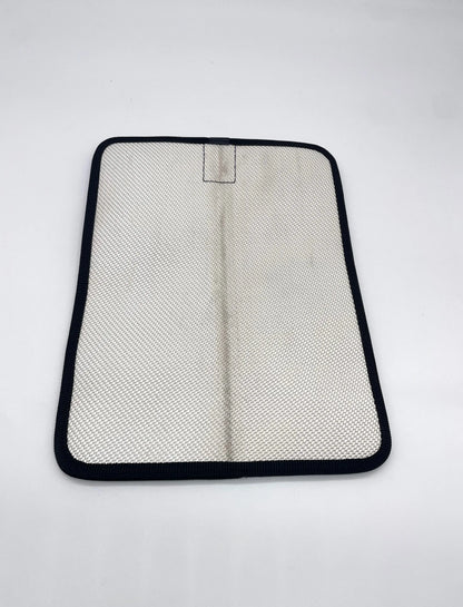 Tablet Hülle XL aus recyceltem Feuerwehrschlauch, strapazierfähig und umweltfreundlich.